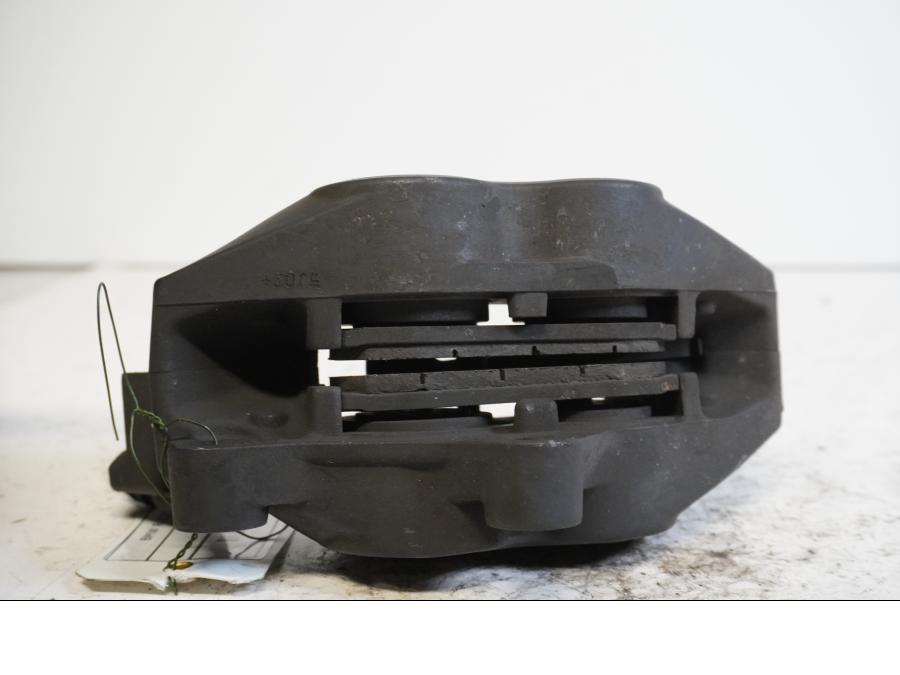 Höger sida på Bromsok från en BMW R 1200 GS -2006 motorcykel.