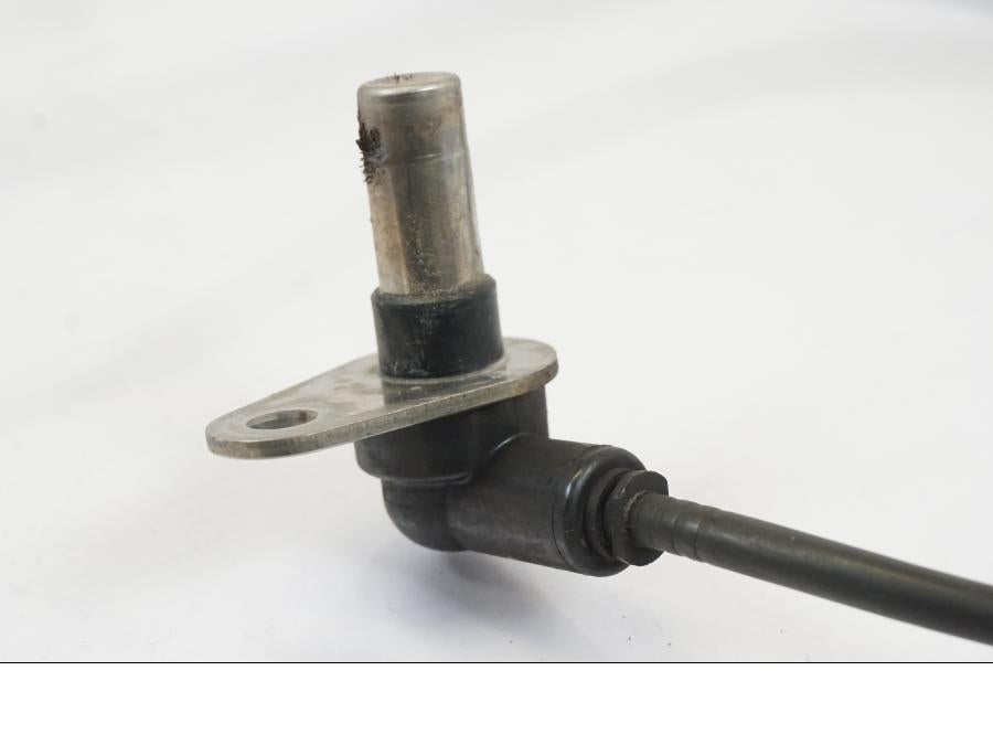 Vänster sida på ABS givare från en Yamaha MT-07 -2016 motorcykel.