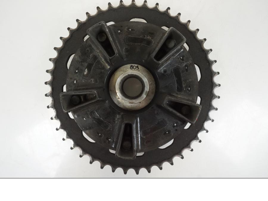 Snett uppifrån på Drevfäste från en BMW S 1000 R -2019 motorcykel.