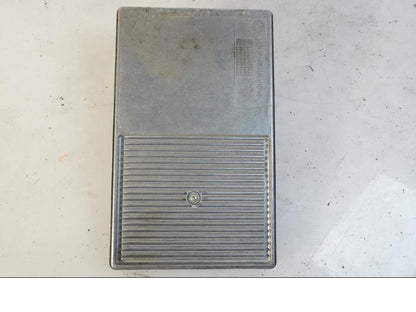 Baksidan på ZFE styrbox från en BMW F 800 GS -2008 motorcykel.