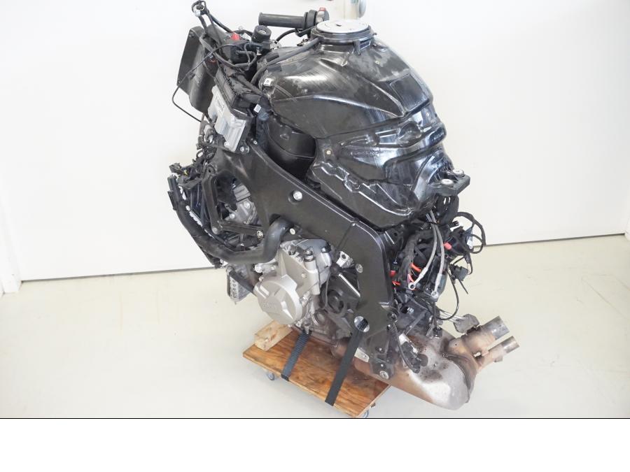 Vänster sida på Motorpaket från en BMW S 1000 XR -2019 motorcykel.