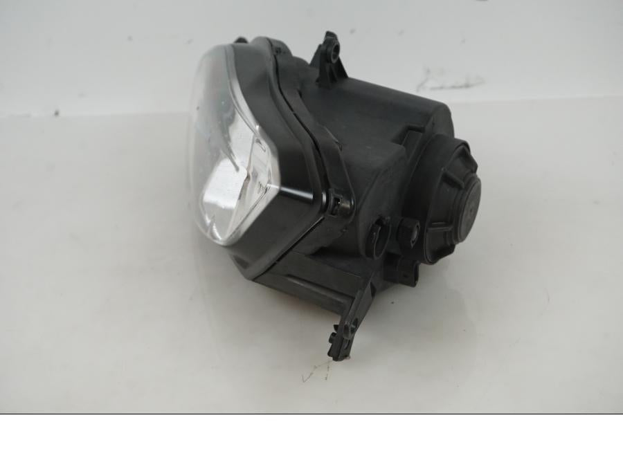 Höger sida på Strålkastare från en BMW S 1000 XR -2016 motorcykel.