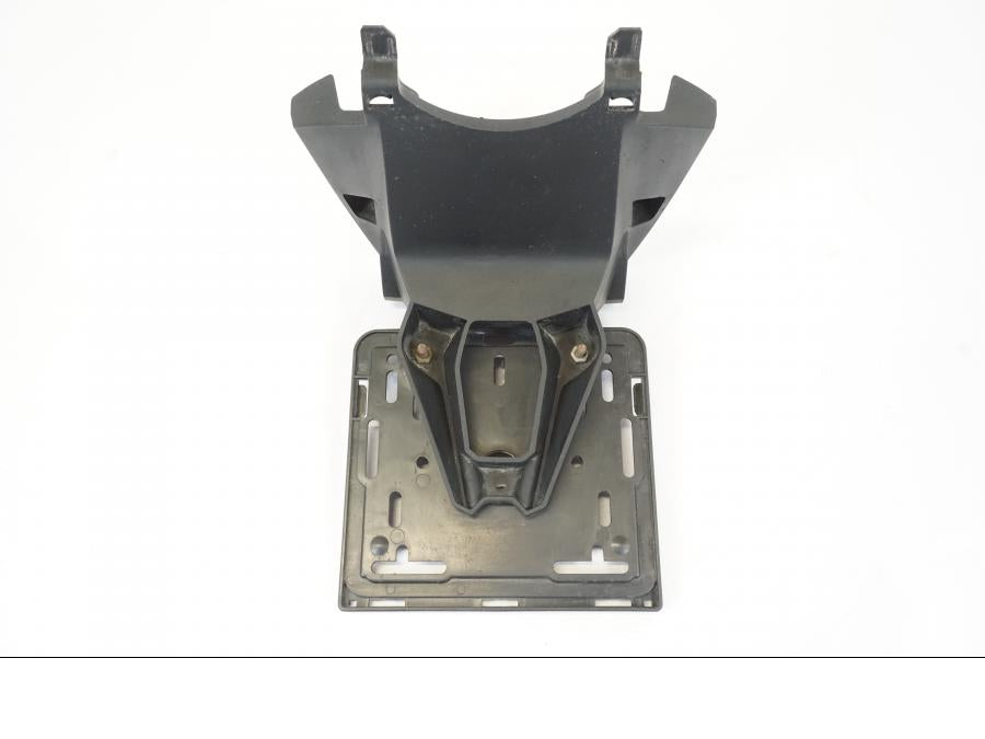 Snett nerifrån på Skylthållare från en BMW R 1250 GS -2019 motorcykel.