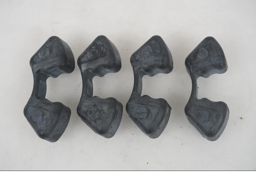 Baksidan på <p>Ryckutjämnare från Kawasaki ER-6N ABS 2011.</p>

<p>Okej skick.</p> motorcykel.