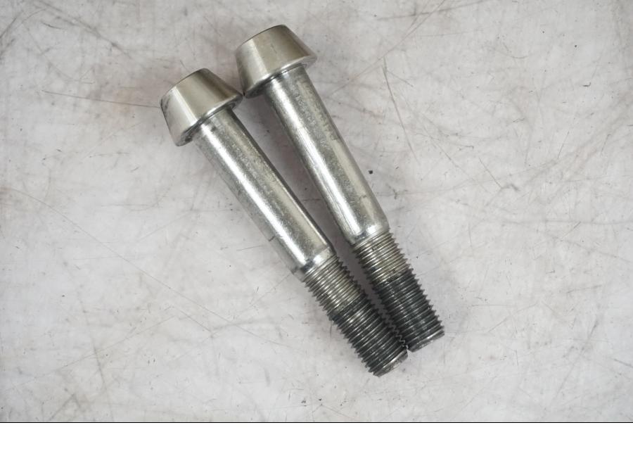 Baksidan på Bromsok från en Triumph Tiger -2009 motorcykel.