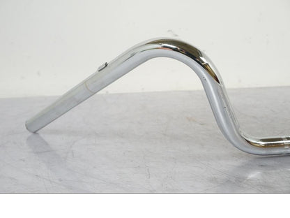 Höger sida på Styre från en Indian Indian Chief Dark Horse -2016 motorcykel.