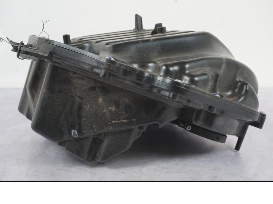 Snett uppifrån på Luftburk från en Kawasaki Z 900 -2019 motorcykel.