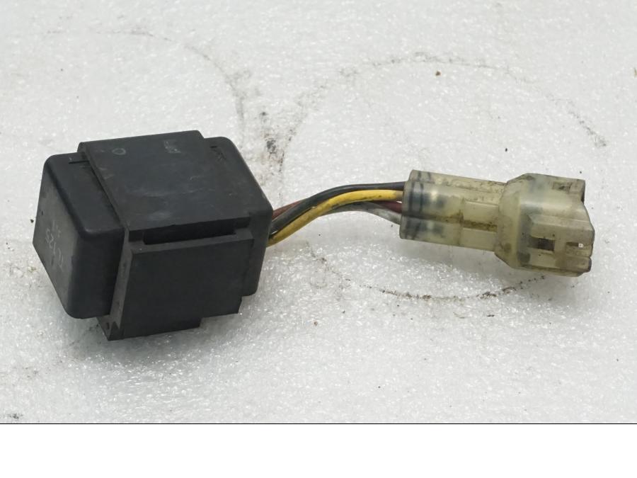 Framsidan på Relä från en Kawasaki VN 1500 Mean Streak -2003 motorcykel.