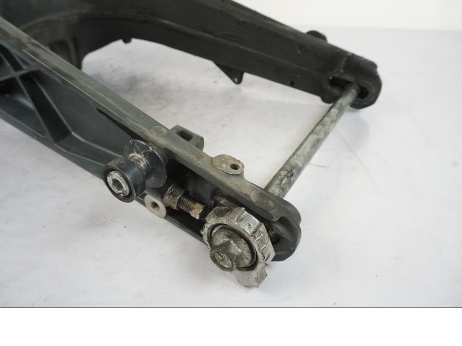 Extrabild1 på Sving från en KTM 125 Duke -2017 motorcykel.