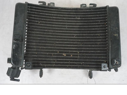 Framsidan på Vattenkyl från en KTM 690 SM R -2009 motorcykel.