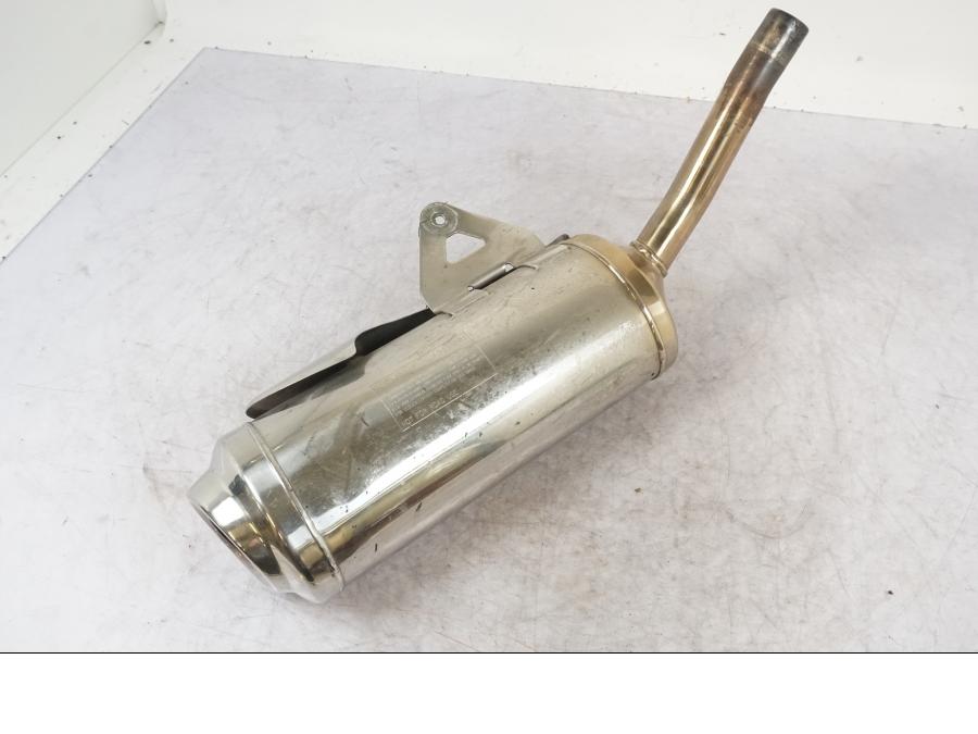 Baksidan på Ljuddämpare från en Triumph Street Triple -2009 motorcykel.