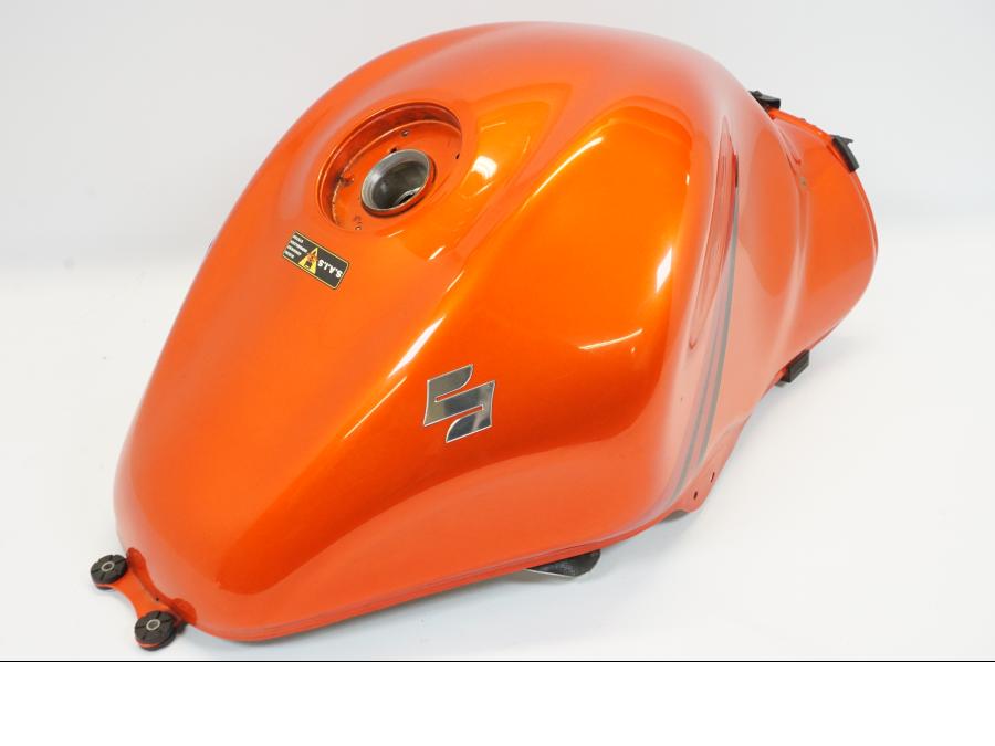 Framsidan på Bensintank från en Suzuki GSX 1300 R -2008 motorcykel.