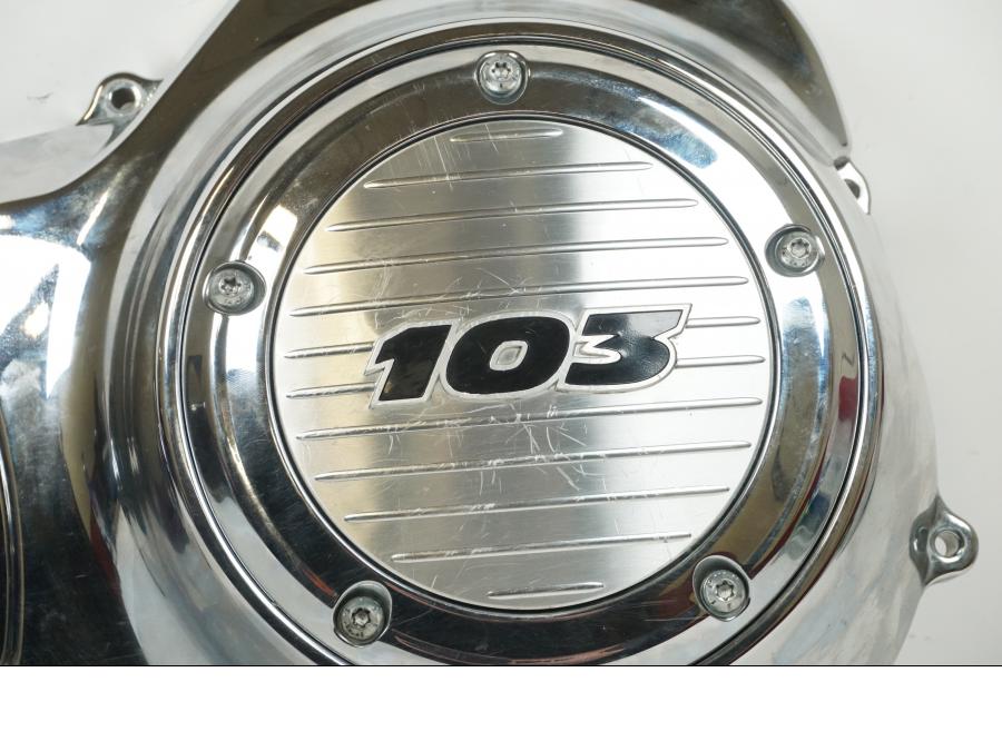 Baksidan på Generatorkåpa från en H-D Touring Street Glide FLHX -2013 motorcykel.