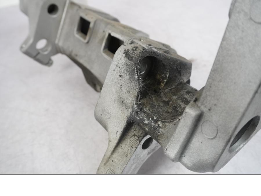 Extrabild2 på Ramdel från en Honda VFR 800 -2005 motorcykel.