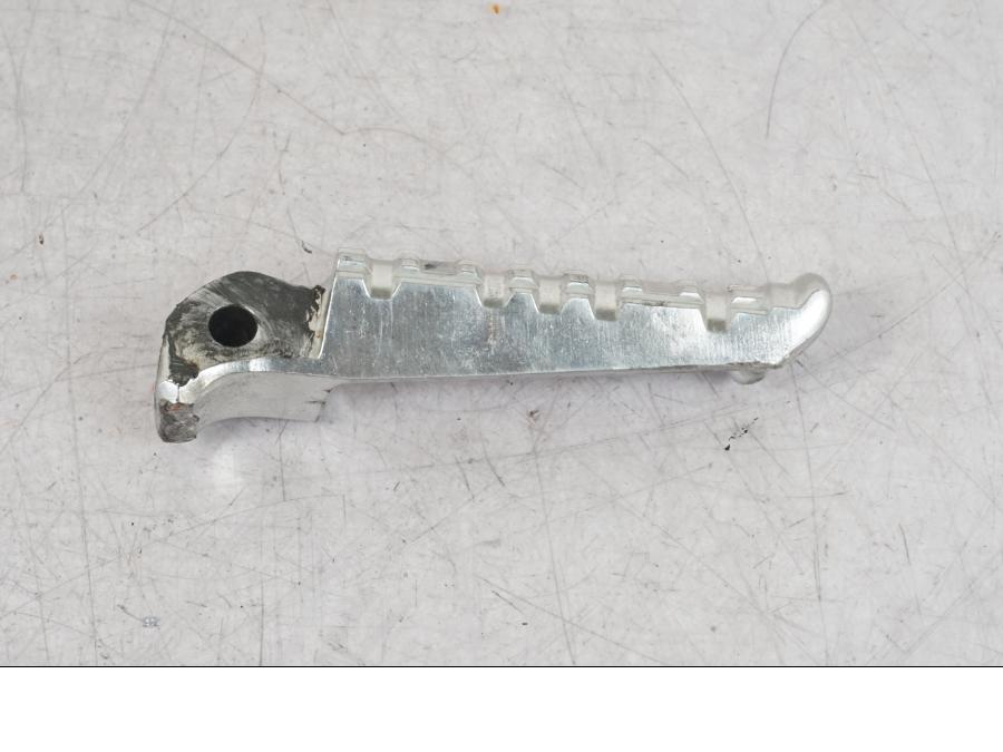 Framsidan på Fotpinne från en Yamaha Tenere 700 -2022 motorcykel.