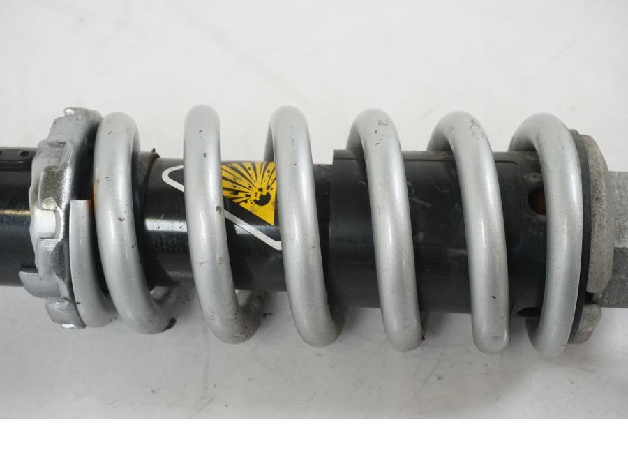 Höger sida på Stötdämpare från en Yamaha MT-07 -2019 motorcykel.