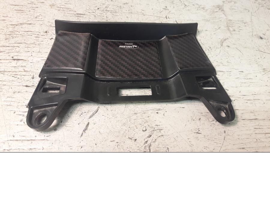 Framsidan på Plast från en Honda ADV 750 -2017 motorcykel.