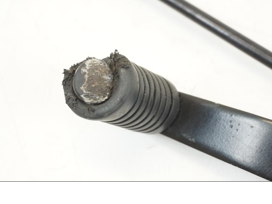 Vänster sida på Växelpedal från en Honda CBR 650 R -2019 motorcykel.