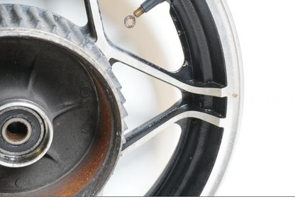 Extrabild4 på Fälg från en Honda VF 750 C -1983 motorcykel.