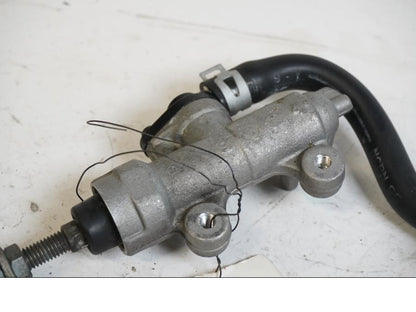 Höger sida på Bromshuvudcylinder från en Suzuki GSX-R 600 -1999 motorcykel.