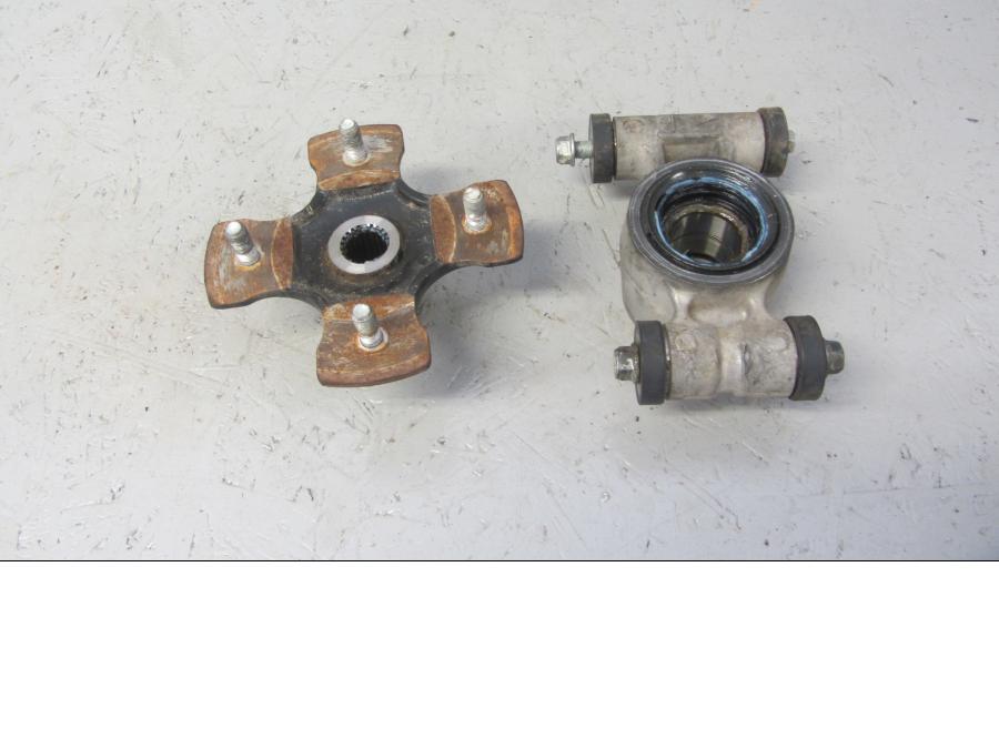 Höger sida på Spindel från en Suzuki LTA 750 XP E -2009 motorcykel.