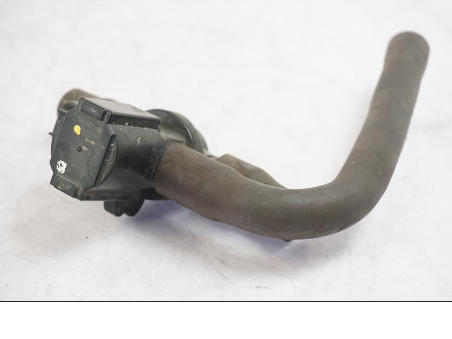 Höger sida på Second Air från en Kawasaki ZX-10R -2008 motorcykel.