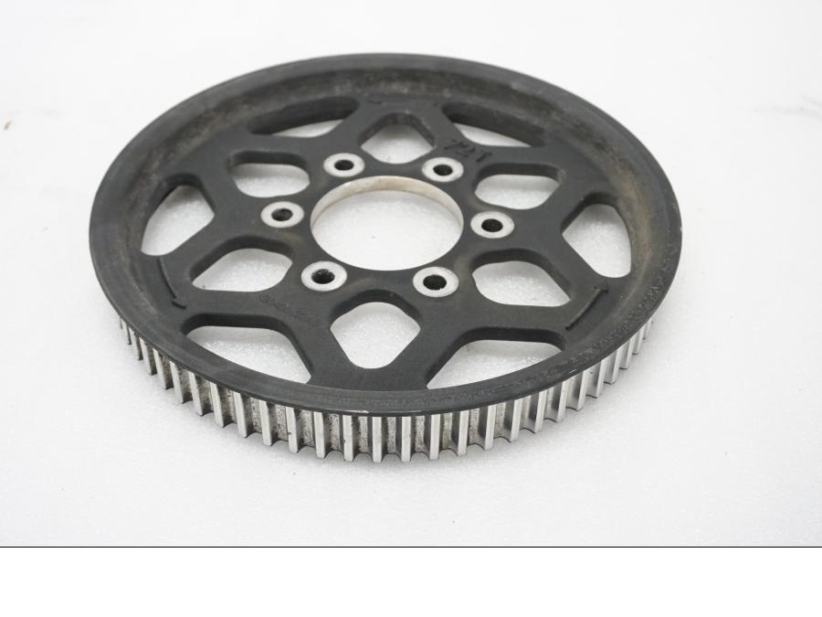 Framsidan på Remdrev från en Buell XB9S -2003 motorcykel.