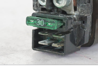 Baksidan på Startrelä från en Honda CBR 1000 F -1999 motorcykel.