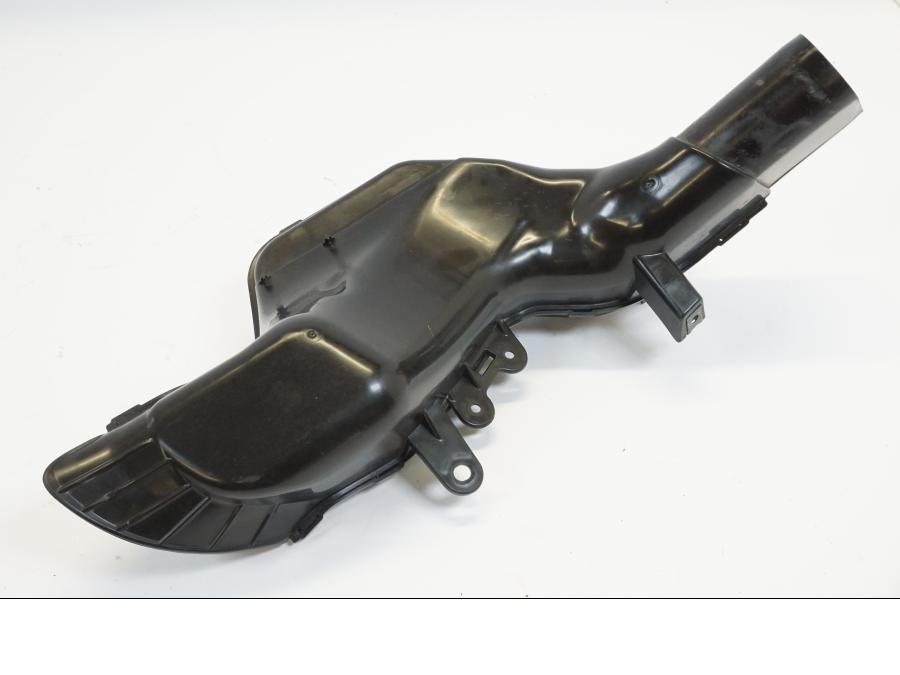 Extrabild1 på Luftrör från en Suzuki GSX 1300 R -2008 motorcykel.