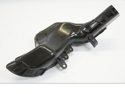 Extrabild1 på Luftrör från en Suzuki GSX 1300 R -2008 motorcykel.