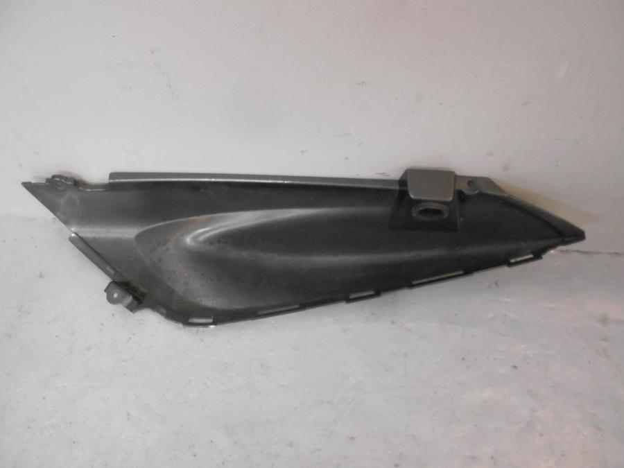 Baksidan på Bakvinge från en Suzuki DL 650 -2013 motorcykel.