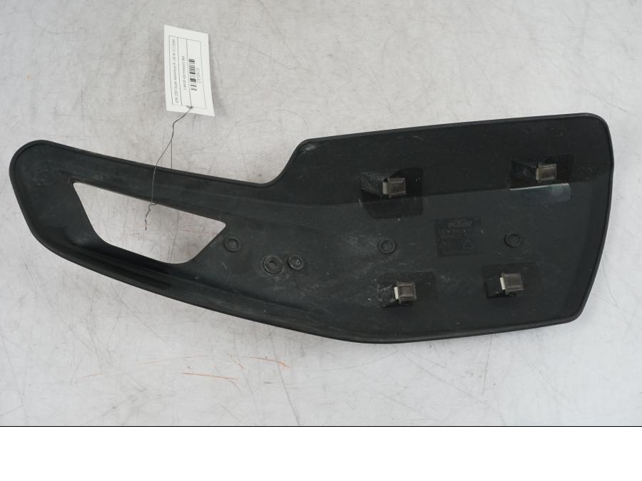 Höger sida på Värmeskydd från en KTM 1290 Super Adventure R -2018 motorcykel.