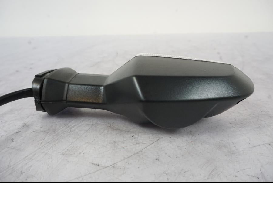 Vänster sida på Blinkers från en Kawasaki Z 800 -2014 motorcykel.