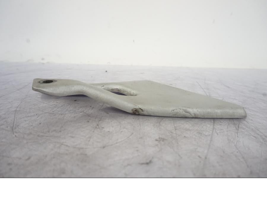 Höger sida på Fotpinnehälskydd från en KTM 990 Super Duke -2006 motorcykel.