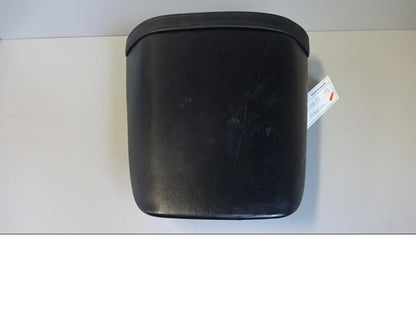 Höger sida på Sadel från en Honda CBR 600 -2002 motorcykel.