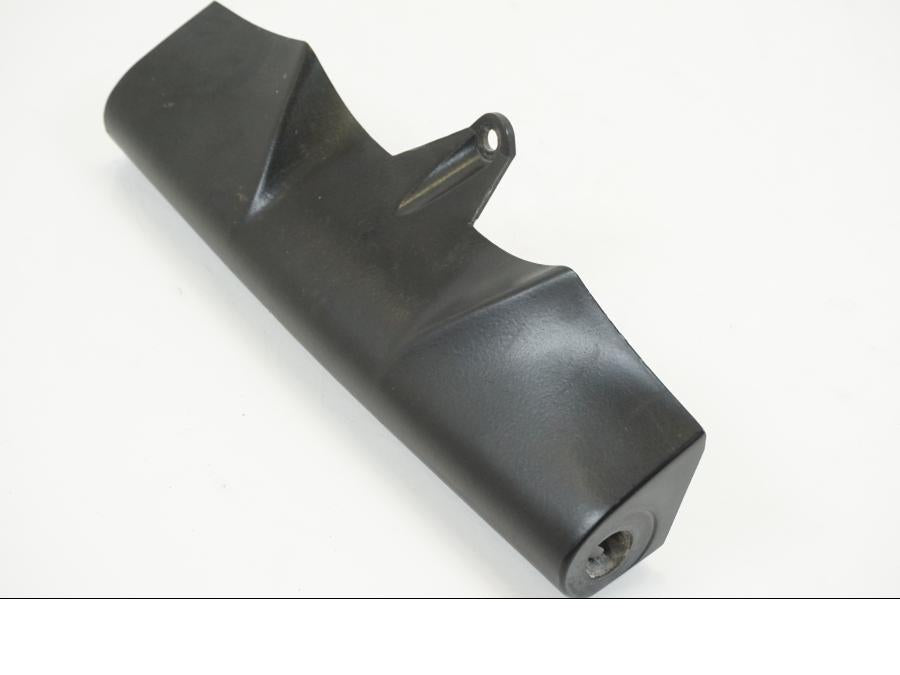 Baksidan på Blinkersfäste från en Suzuki VL 1500 -1999 motorcykel.