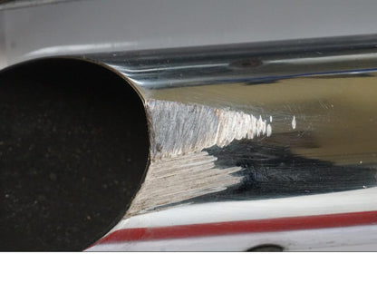 Snett uppifrån på Ljuddämpare Sport från en H-D Fat Boy -2006 motorcykel.