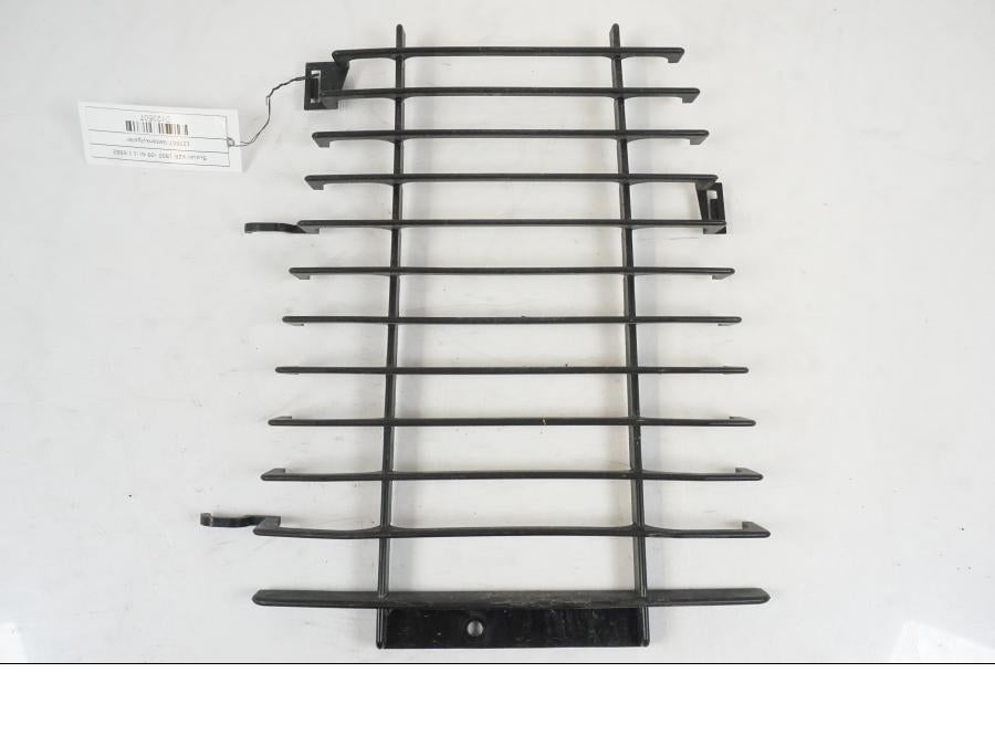 Framsidan på Vattenkylgaller från en Suzuki VZR 1800 -2009 motorcykel.