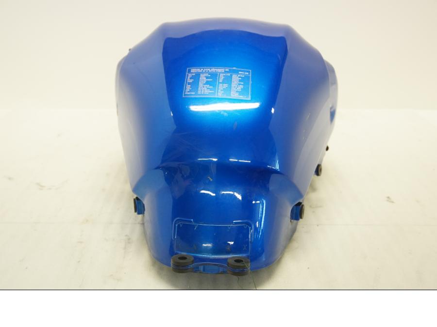 Baksidan på Bensintank från en Kawasaki Versys 650 -2008 motorcykel.