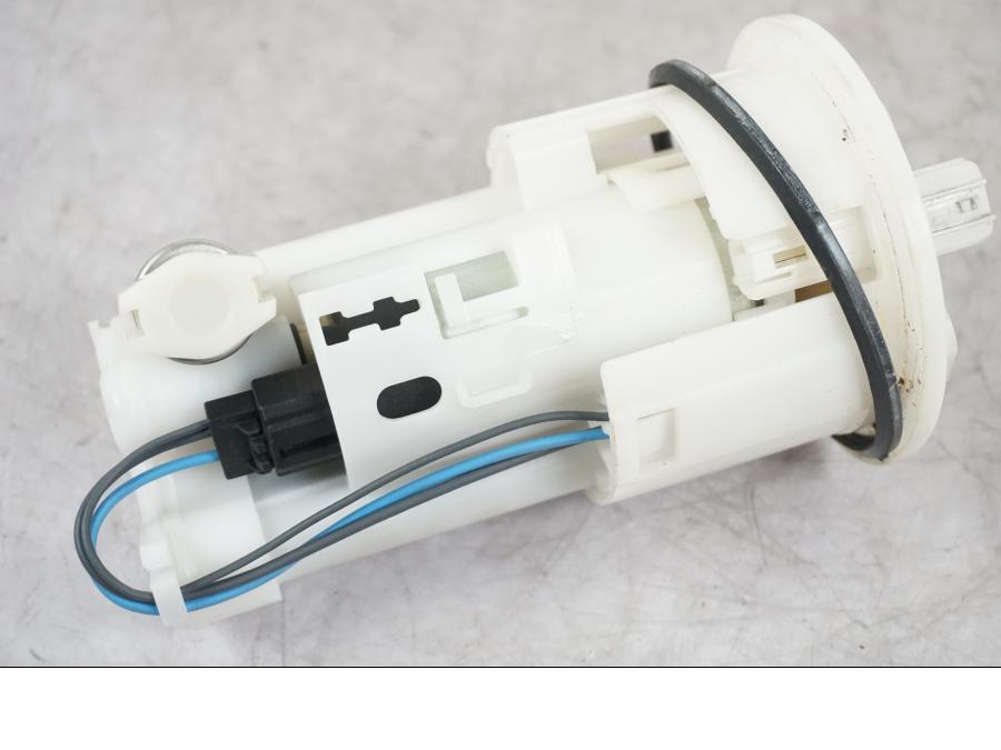 Framsidan på Bensinpump insprut från en Triumph Tiger -2009 motorcykel.