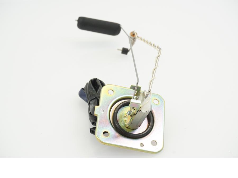 Vänster sida på Bensintankgivare från en Honda VFR 750 -1995 motorcykel.