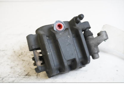 Baksidan på Bromsok från en Honda CB 600 Hornet -2001 motorcykel.