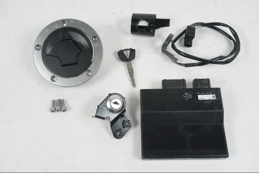 Framsidan på Låssats från en Kawasaki Z 1000 -2011 motorcykel.