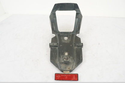 Baksidan på Skylthållare från en Triumph Tiger Explorer -2013 motorcykel.