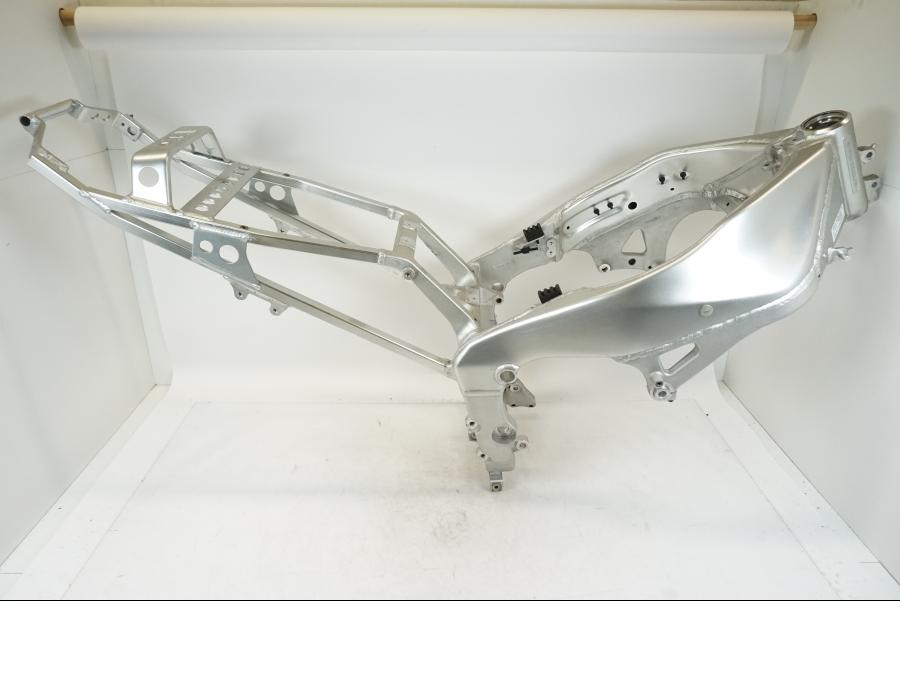 Framsidan på Ram från en Yamaha YZF 1000 R1 -2001 motorcykel.