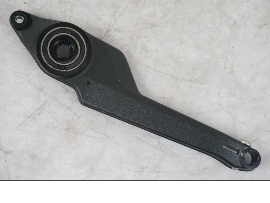 Vänster sida på Bromspedal från en KTM 1290 Super Duke R -2022 motorcykel.