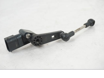 Snett nerifrån på Nivåsensor från en BMW R 1250 GS -2021 motorcykel.