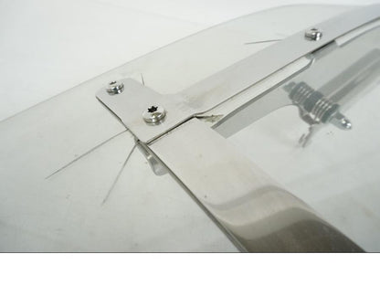 Snett nerifrån på Vindruta från en H-D Dyna Switchback FLD -2005 motorcykel.