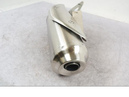 Snett uppifrån på Ljuddämpare från en Triumph Street Triple R -2009 motorcykel.