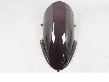 Snett nerifrån på Vindruta från en Aprilia RS 660 -2022 motorcykel.